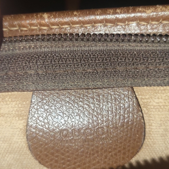 Gucci Monogram Vintage Clutch - Picture 8 of 11